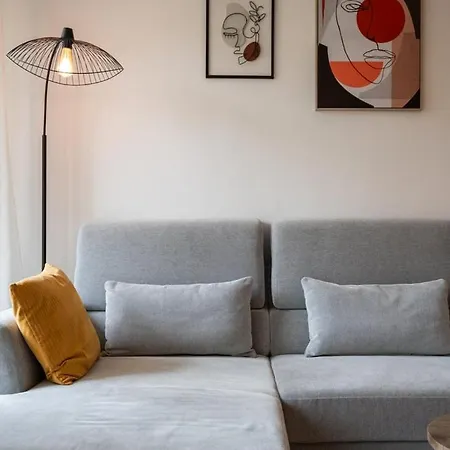 One Bedroom Near Tram, With Courtyard Apartament *